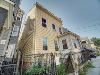 39 Hillman St, Paterson City, NJ 07522