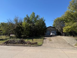 5432 Wedgmont Circle N, Fort Worth, TX 76133
