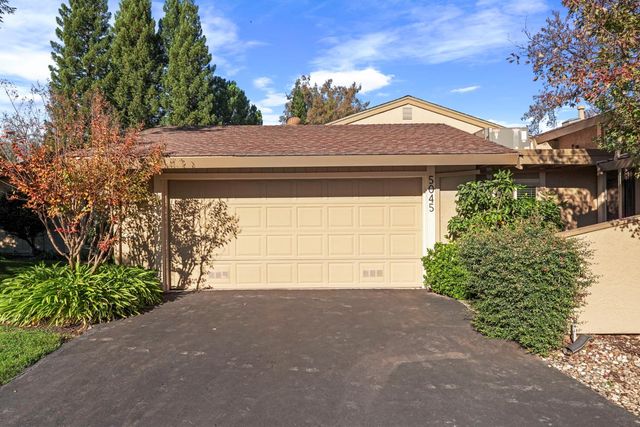 5045 Village Oaks Dr, Rocklin, CA 95677
