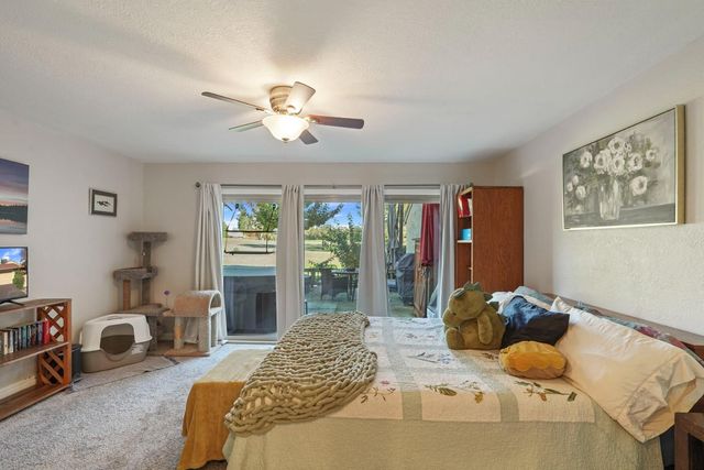 5045 Village Oaks Dr, Rocklin, CA 95677