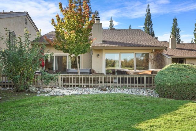 5045 Village Oaks Dr, Rocklin, CA 95677