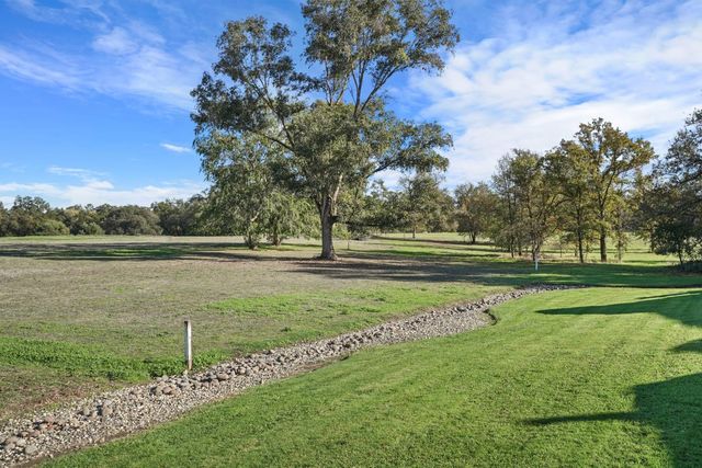 5045 Village Oaks Dr, Rocklin, CA 95677