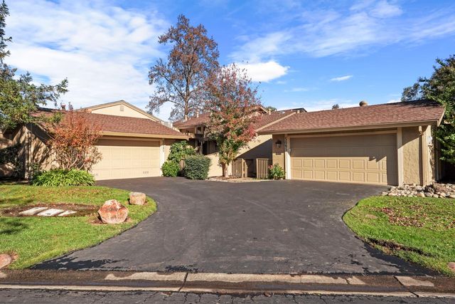 5045 Village Oaks Dr, Rocklin, CA 95677