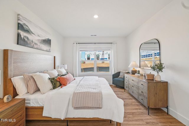 234 Artist Avenue, Johnson City, TN 37615