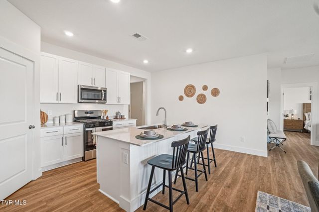 234 Artist Avenue, Johnson City, TN 37615