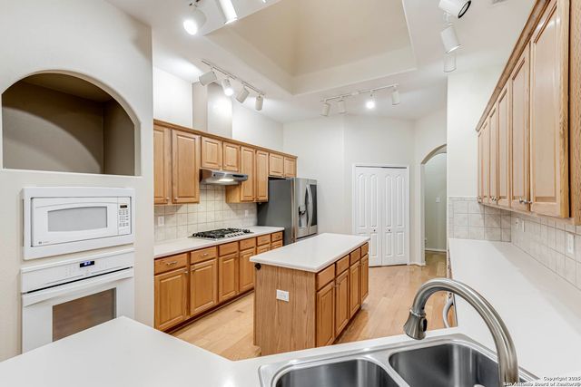 18719 Rogers Pass, San Antonio, TX 78258