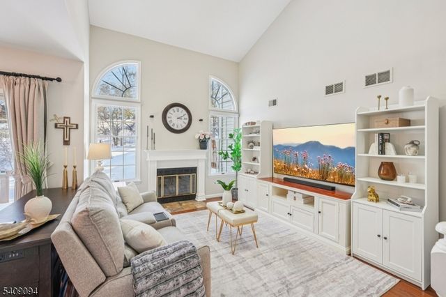 52 Ryan Ln, Lincoln Park Boro, NJ 07035