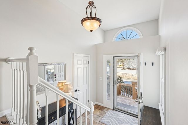 52 Ryan Ln, Lincoln Park Boro, NJ 07035