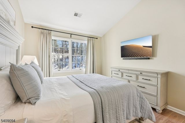 52 Ryan Ln, Lincoln Park Boro, NJ 07035