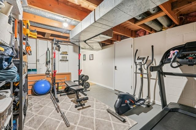 52 Ryan Ln, Lincoln Park Boro, NJ 07035