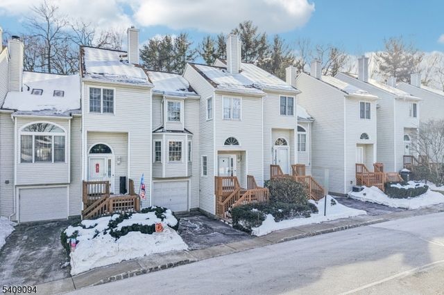 52 Ryan Ln, Lincoln Park Boro, NJ 07035