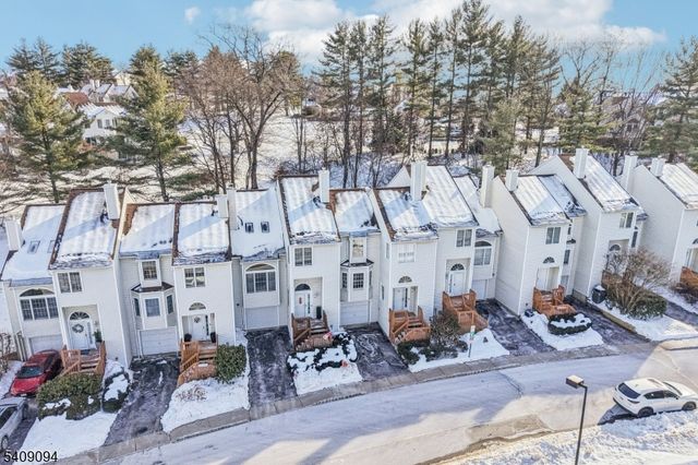 52 Ryan Ln, Lincoln Park Boro, NJ 07035