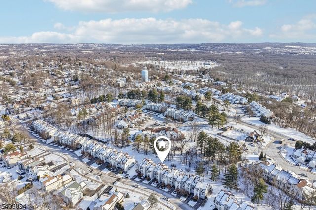 52 Ryan Ln, Lincoln Park Boro, NJ 07035