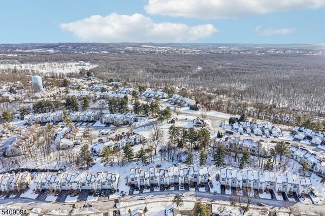 52 Ryan Ln, Lincoln Park Boro, NJ 07035