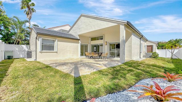 600 Stanton Dr, Weston, FL 33326