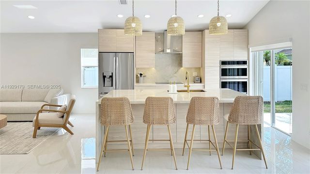 600 Stanton Dr, Weston, FL 33326