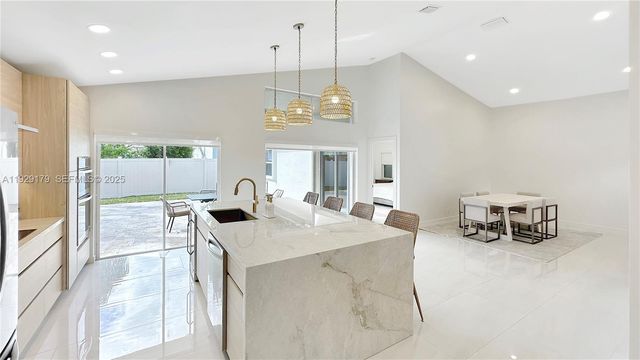 600 Stanton Dr, Weston, FL 33326