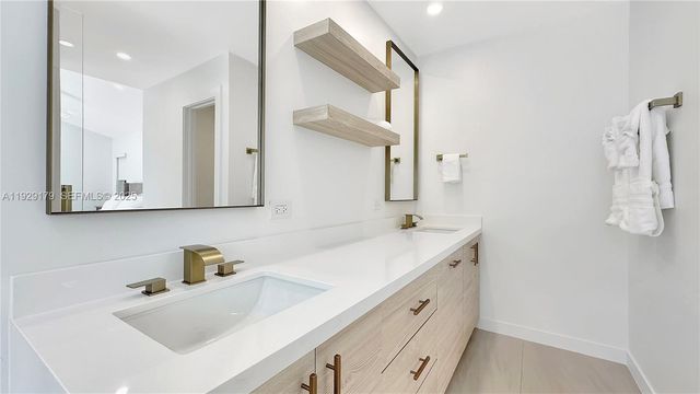 600 Stanton Dr, Weston, FL 33326