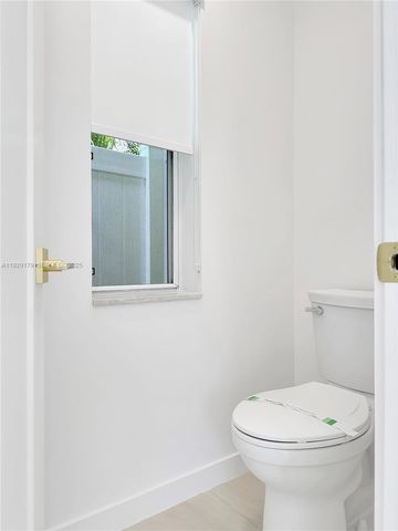 600 Stanton Dr, Weston, FL 33326