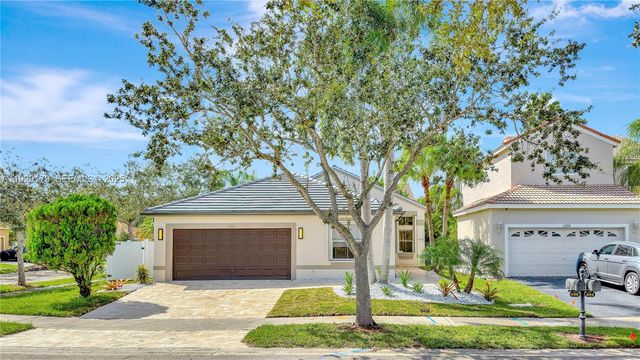 600 Stanton Dr, Weston, FL 33326