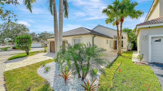600 Stanton Dr, Weston, FL 33326