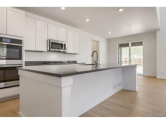 24734 E Kettle Ct, Aurora, CO 80016