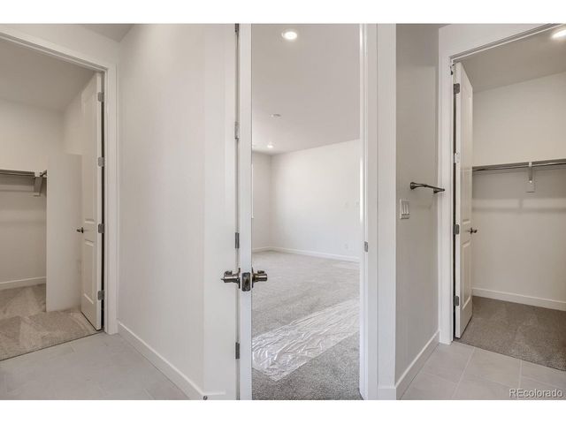 24734 E Kettle Ct, Aurora, CO 80016