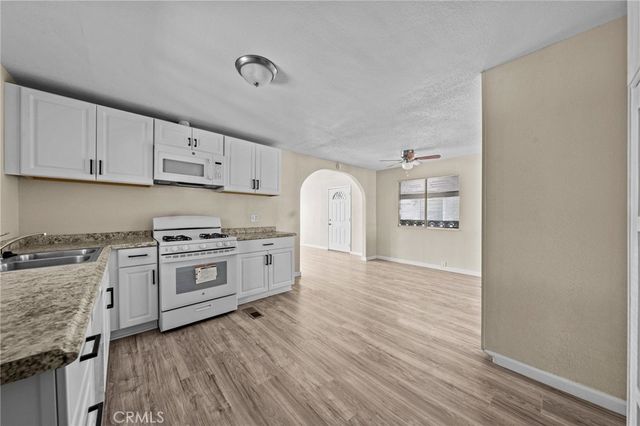 560 Santa Clara Circle, Hemet, CA 92543