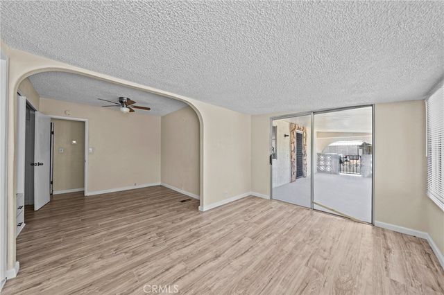 560 Santa Clara Circle, Hemet, CA 92543