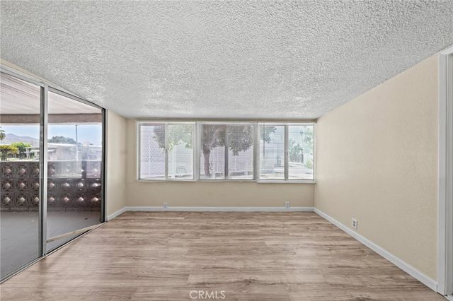 560 Santa Clara Circle, Hemet, CA 92543