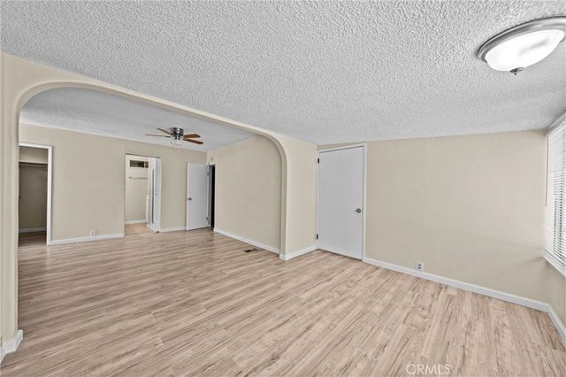 560 Santa Clara Circle, Hemet, CA 92543