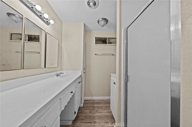 560 Santa Clara Circle, Hemet, CA 92543