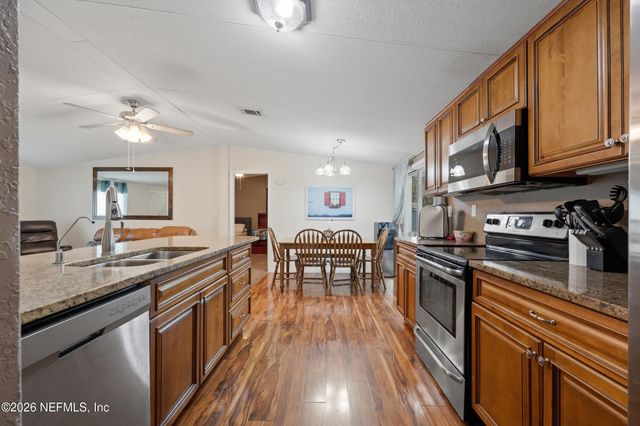 143 S LAKE GEORGE Drive, Georgetown, FL 32139