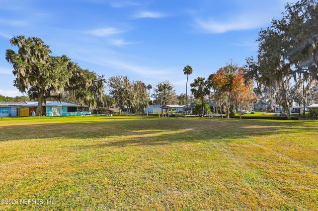 143 S LAKE GEORGE Drive, Georgetown, FL 32139