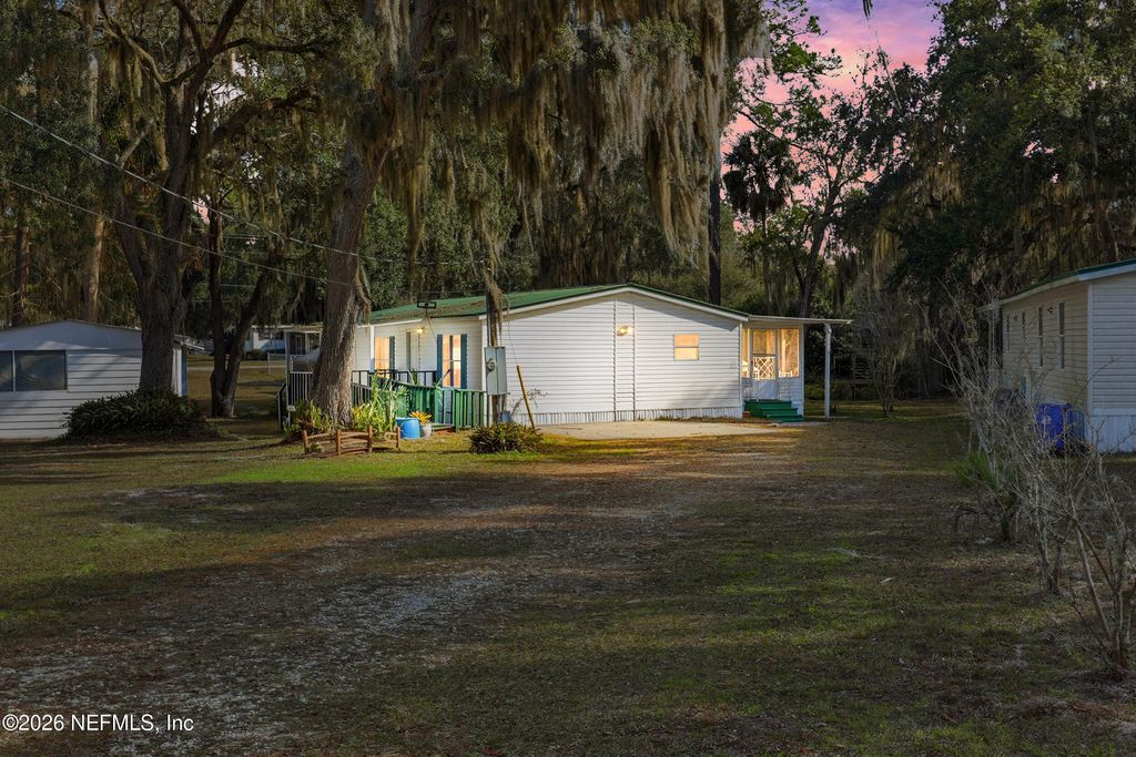 143 S LAKE GEORGE Drive, Georgetown, FL 32139