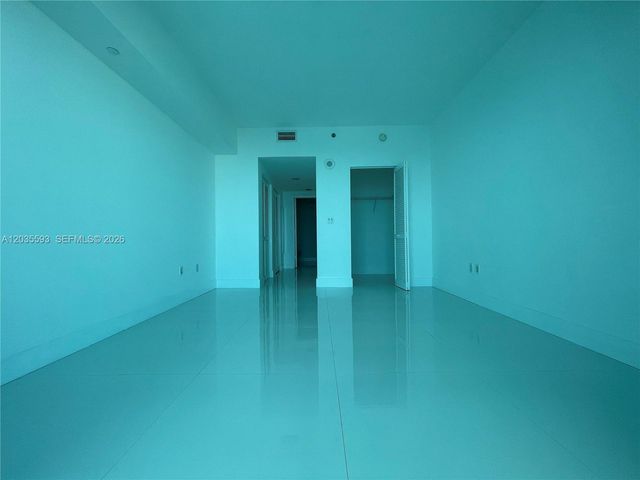 950 Brickell Bay Dr 3210, Miami, FL 33131