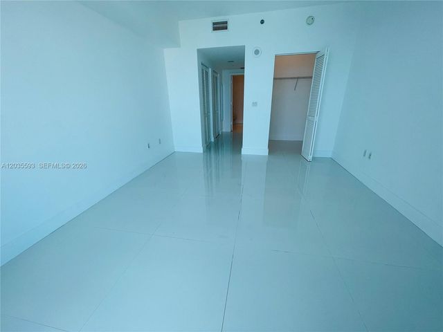 950 Brickell Bay Dr 3210, Miami, FL 33131