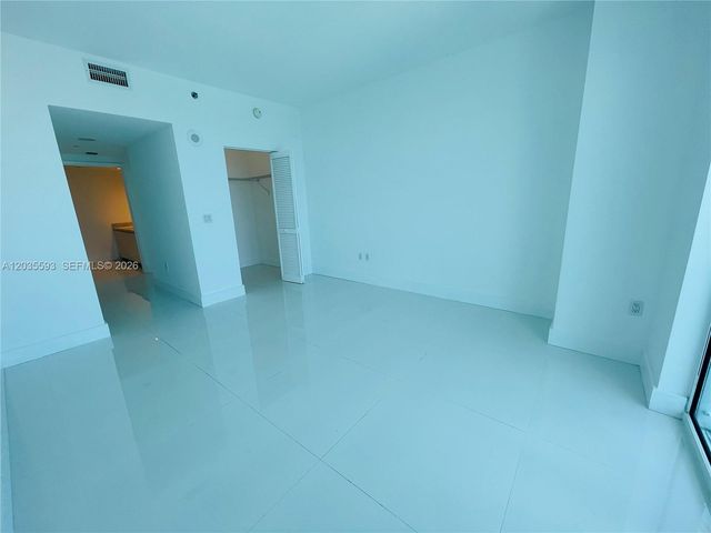 950 Brickell Bay Dr 3210, Miami, FL 33131