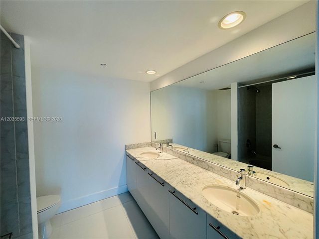 950 Brickell Bay Dr 3210, Miami, FL 33131