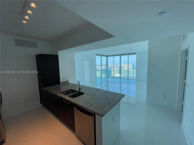 950 Brickell Bay Dr 3210, Miami, FL 33131