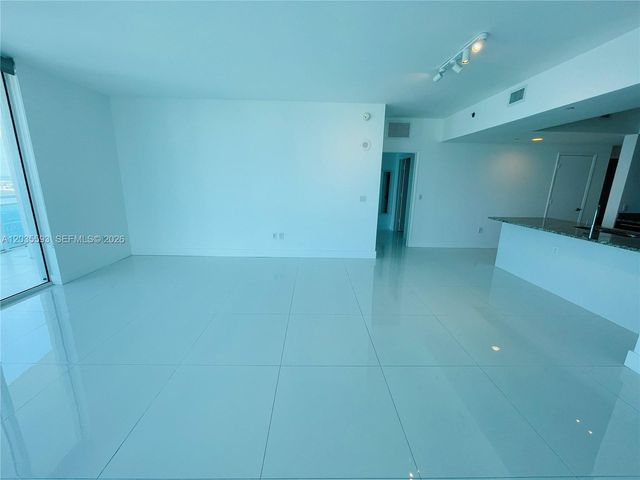 950 Brickell Bay Dr 3210, Miami, FL 33131