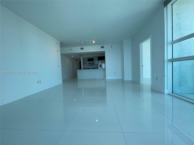 950 Brickell Bay Dr 3210, Miami, FL 33131