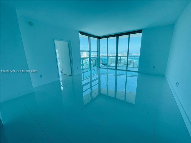 950 Brickell Bay Dr 3210, Miami, FL 33131