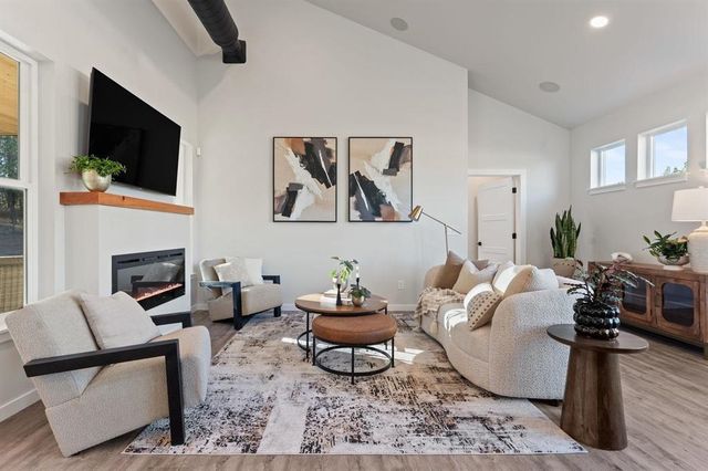 3756 E Nyberg Ln, Mead, WA 99021