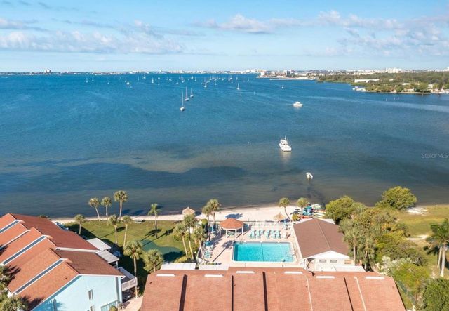 4160 35TH TERRACE S I, St Petersburg, FL 33711