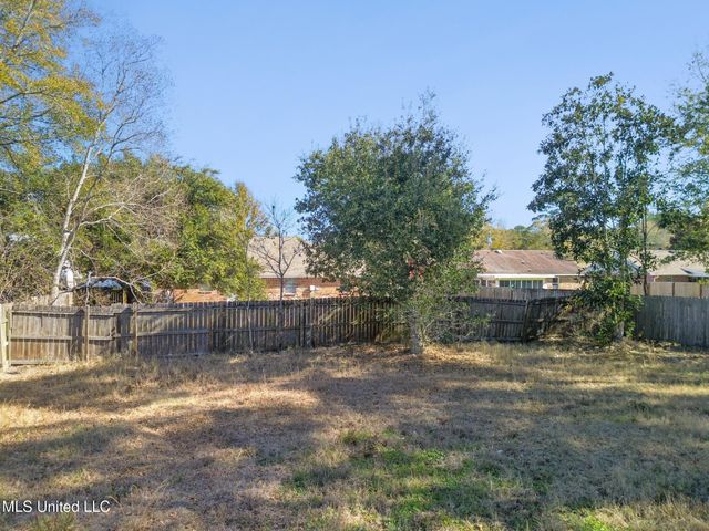 1132 Ash Street, Ocean Springs, MS 39564