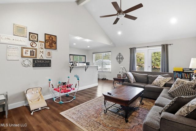 1132 Ash Street, Ocean Springs, MS 39564