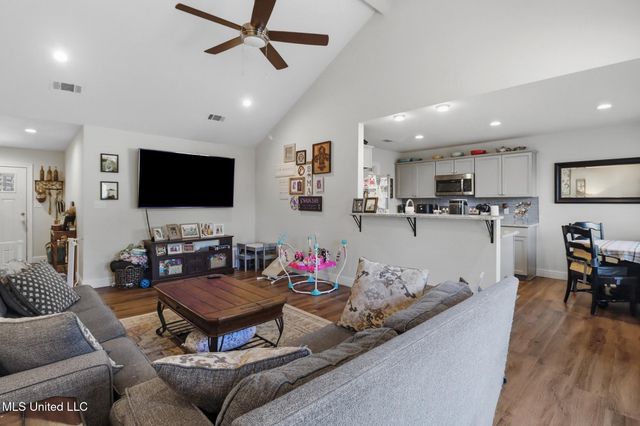 1132 Ash Street, Ocean Springs, MS 39564