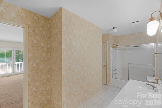 15015 Pawnee Trail, Matthews, NC 28104