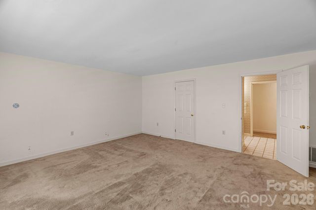 15015 Pawnee Trail, Matthews, NC 28104